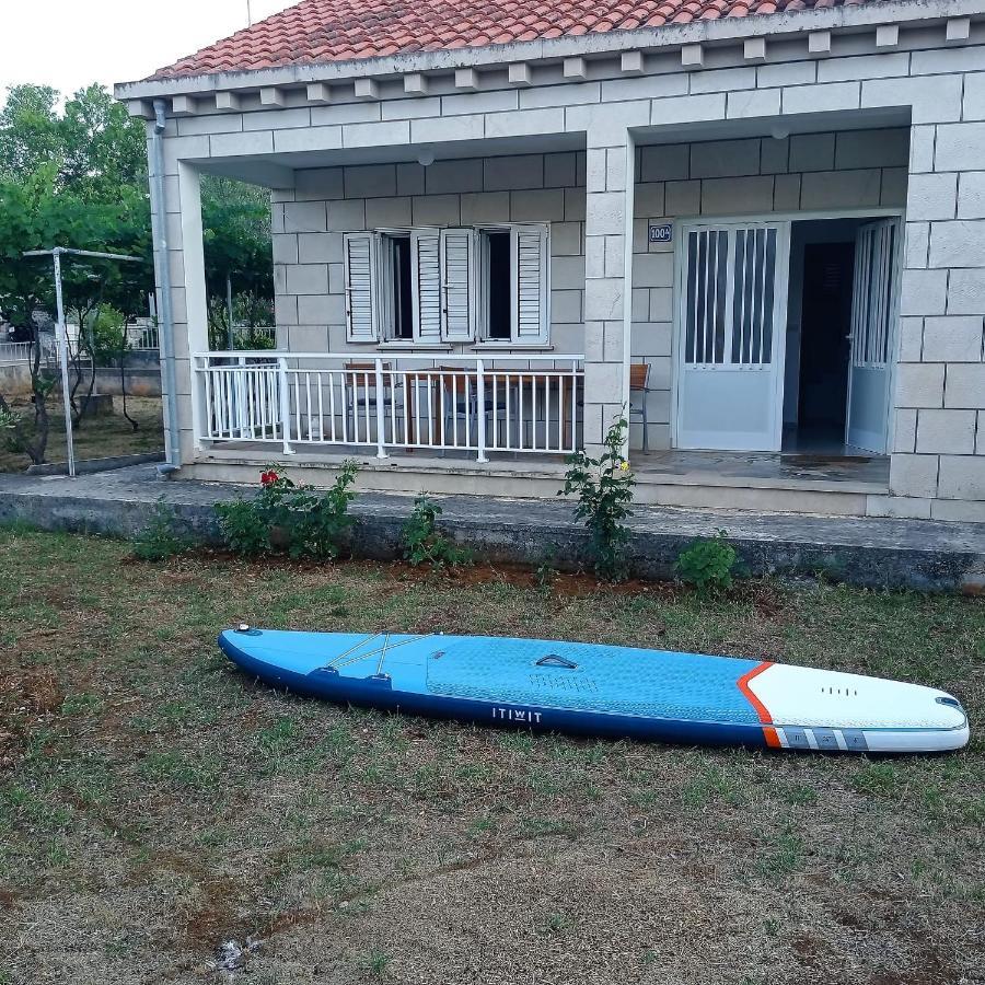 My Mediterranean Villa With Huge Garden And Own Parking Lumbarda Eksteriør bilde