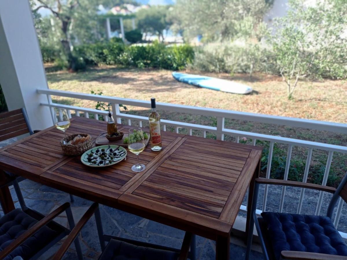 My Mediterranean Villa With Huge Garden And Own Parking Lumbarda Eksteriør bilde